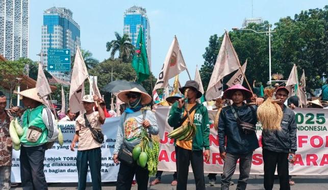 Ribuan Petani Gelar Aksi di Patung Kuda, Tuntut Harga Singkong yang Layak dan Kebijakan Pro-Petani