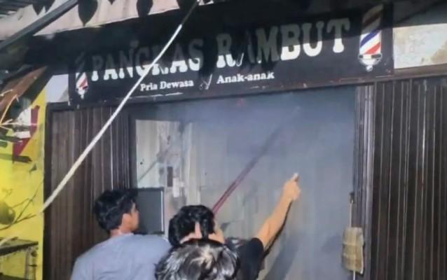 12 Kios di Pasar Krenso Jatinegara Hangus Terbakar, Diduga Akibat Kompor Ditinggal Menyala