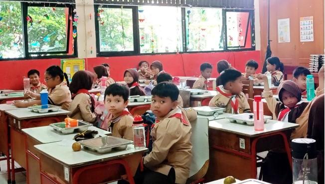 Enam Siswa SDN 07 Pulogebang Muntah Usai Makan MBG, Puskesmas Periksa Sampel Makanan