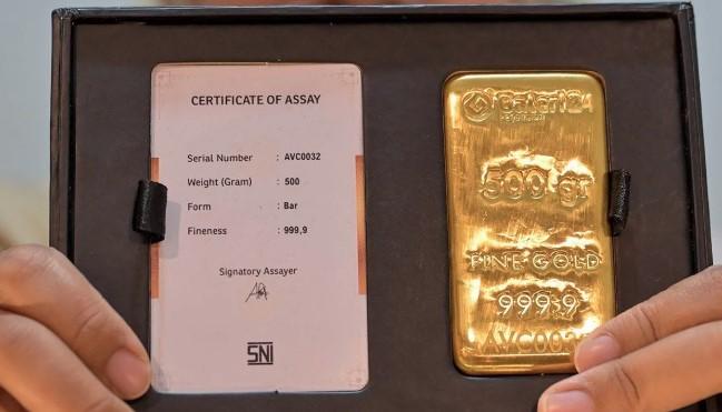 Harga Emas Antam Turun Rp3.000 Jadi Rp2,171 Juta per Gram