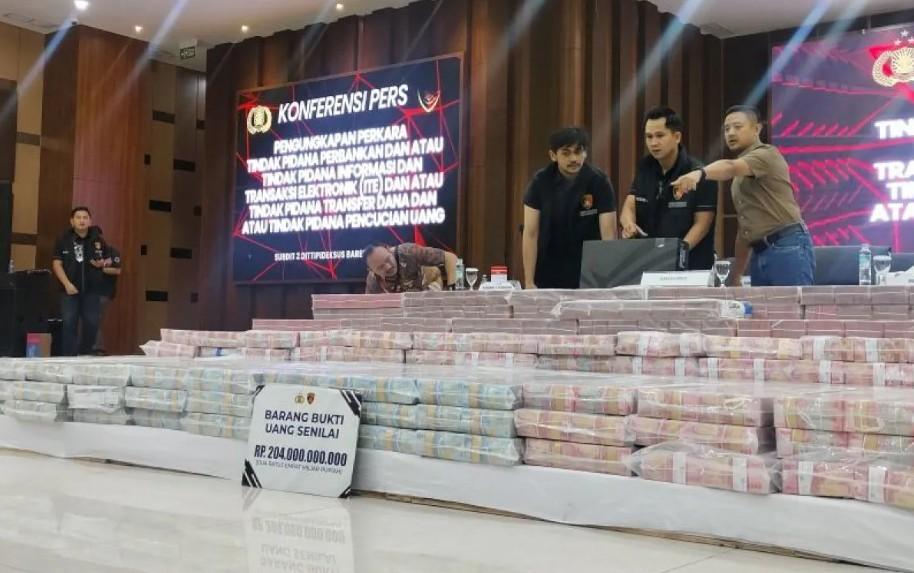 Sindikat Bobol Rekening Dormant Bank Pelat Merah Gasak Rp204 Miliar, Sembilan Orang Jadi Tersangka