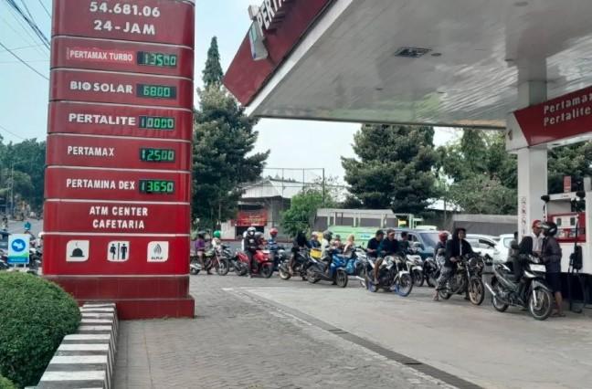 Pertamina Tegaskan Hoaks Soal Pembatasan Pengisian BBM untuk Mobil dan Motor