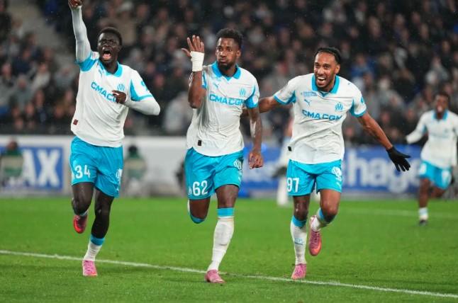Comeback Dramatis Bawa Marseille ke Puncak Klasemen Usai Kalahkan Strasbourg 2-1