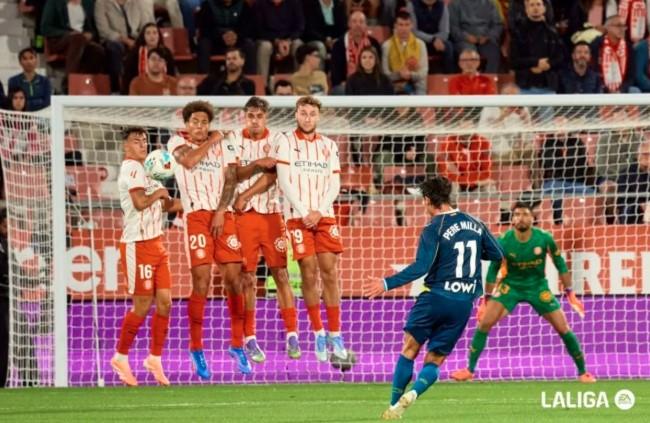 Duel Sengit Tanpa Gol, Girona dan Espanyol Berbagi Poin di Montilivi
