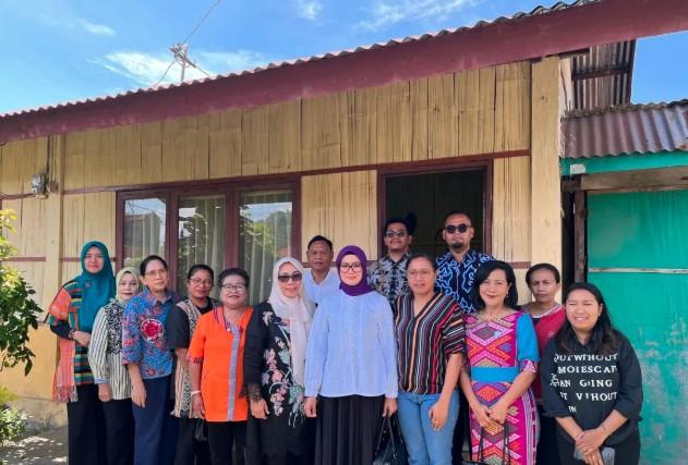 Kunjungi Rumah Aman di Ngada, Yane Bima Arya Tegaskan Komitmen PKK Pusat Dukung Korban Kekerasan Perempuan dan Anak
