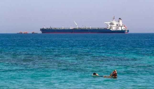 Pendapatan Terusan Suez Anjlok 9 Miliar Dolar, Sisi Sebut Tantangan Jadi Peluang