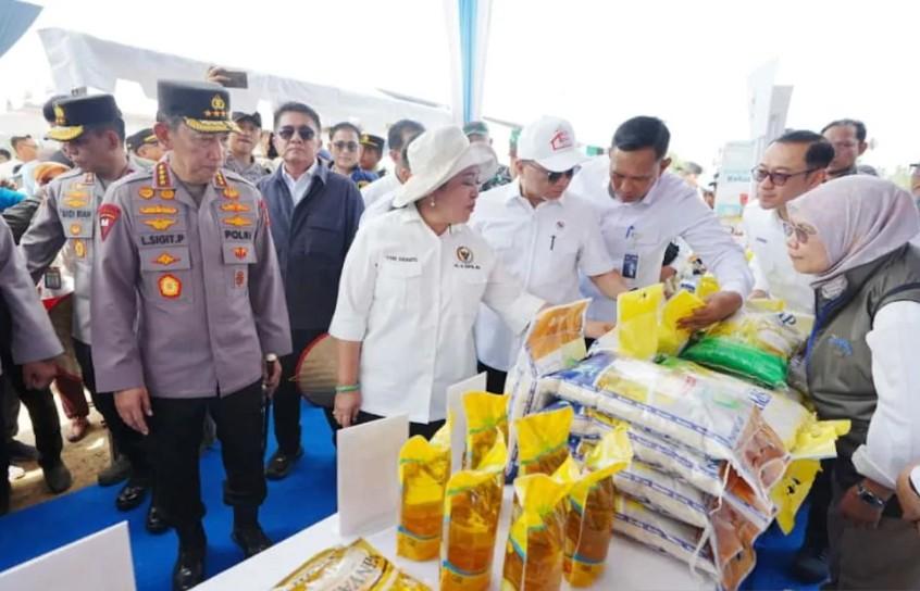 Polri Salurkan 1.386 Ton Beras SPHP di Ogan Komering Ulu Timur untuk Perkuat Ketahanan Pangan