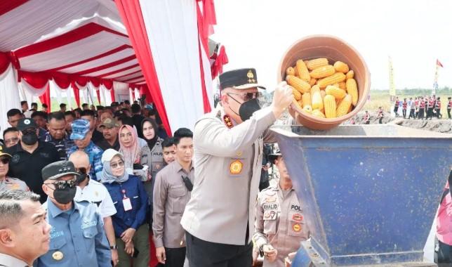 Polda Kalsel Wujudkan Ketahanan Pangan Lewat Penanaman Jagung dan Kolaborasi Multisektor