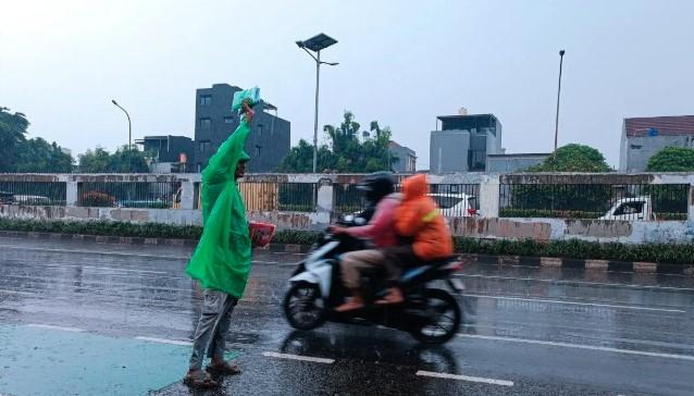 BMKG Prakirakan Hujan Ringan hingga Sedang Guyur Jakarta Sepanjang Hari Ini
