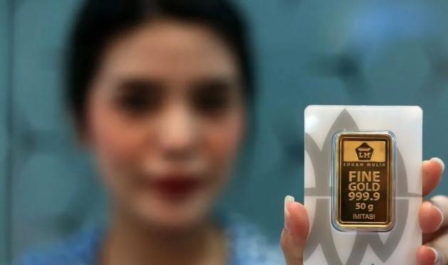 Harga Emas Antam Naik Rp7.000, Sentuh Rp2.198.000 per Gram
