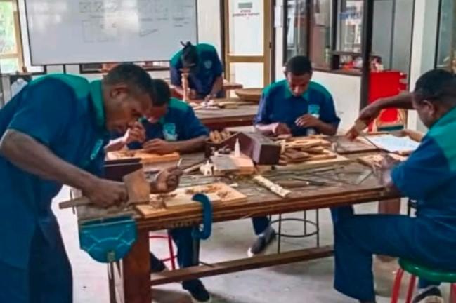 Pemerintah Luncurkan Pelatihan untuk 1.100 Instruktur LKP, Wamendikdasmen Soroti Ketimpangan Kualitas