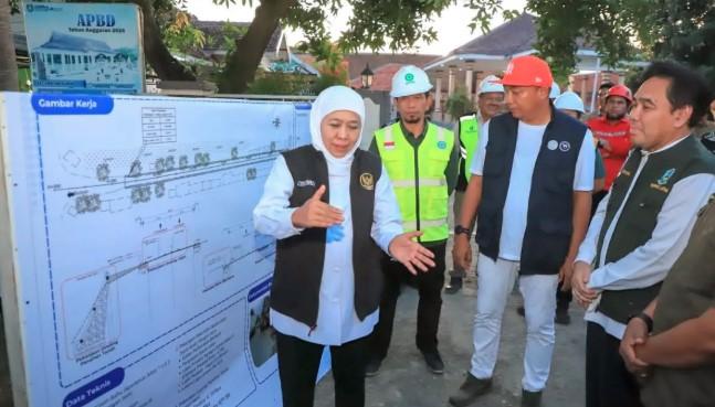 Gubernur Khofifah Pastikan Pelebaran Jalan Situbondo–Bondowoso Rampung Sebelum Tol Probowangi Beroperasi