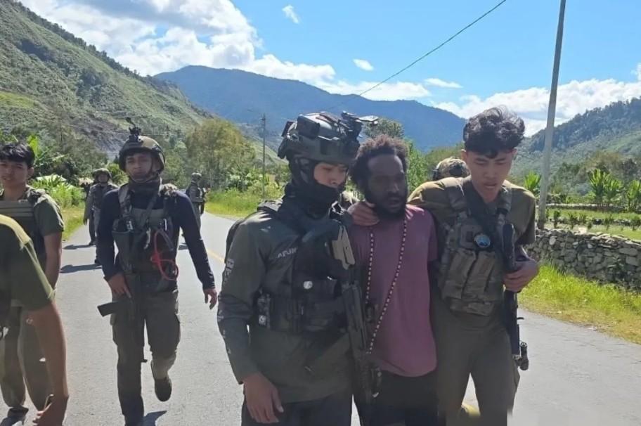 Satgas Damai Cartenz Bongkar Jaringan Pemasok Senjata untuk KKB di Puncak Jaya