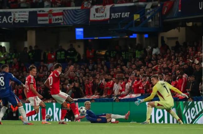 Chelsea Amankan Kemenangan Tipis 1-0 atas Benfica Lewat Gol Bunuh Diri, Joao Pedro Dikartu Merah