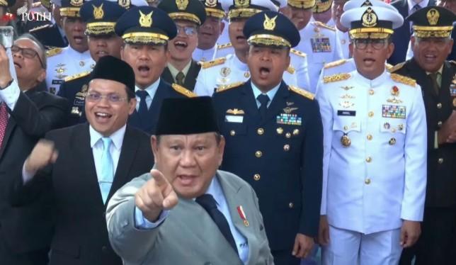 Presiden Prabowo Bernyanyi Bersama Pejabat Negara Usai Pimpin Upacara Hari Kesaktian Pancasila 2025