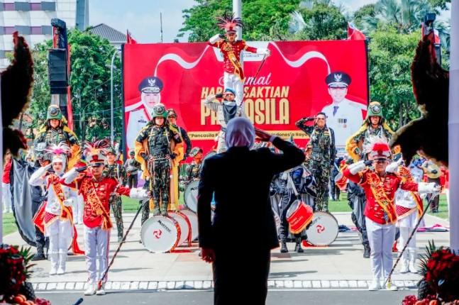 Khofifah Ajak Masyarakat Jadikan Hari Kesaktian Pancasila Sebagai Momentum Memperkuat Persatuan di Tengah Keberagaman