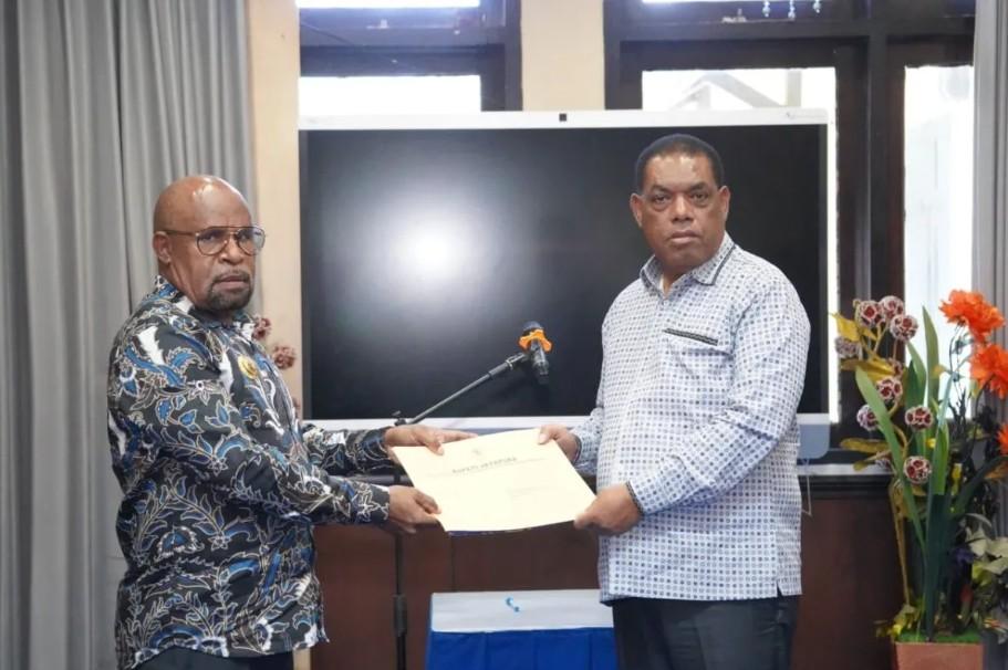Yusuf Yambe Yabdi Resmi Dilantik Jadi Plt Sekda Kabupaten Jayapura