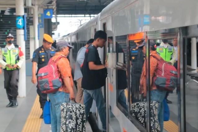 Pemberhentian Luar Biasa di Stasiun Jatinegara Berlaku 5 Oktober, Antisipasi HUT ke-80 TNI