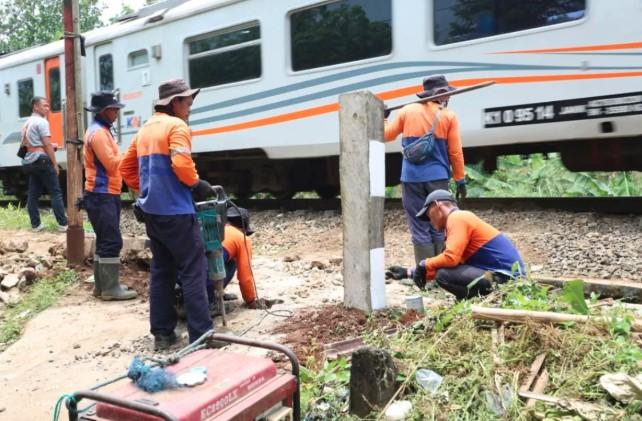 KAI Jakarta Tutup 36 Perlintasan Liar demi Tingkatkan Keselamatan Jalur Kereta Api