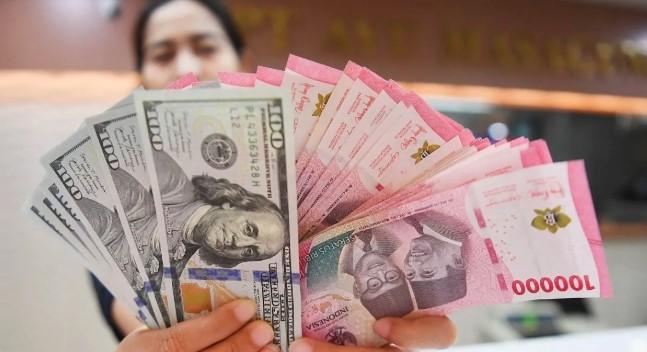 Rupiah Melemah ke Rp16.625 per Dolar AS Akibat Aksi Pengambilan Keuntungan Pasar