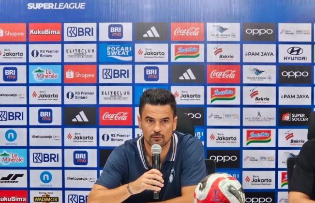 Carlos Pena Ingatkan Persita Jangan Jemawa Jelang Hadapi Semen Padang