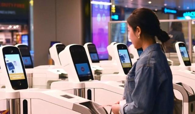 Rusia Siapkan Sistem Boarding Pesawat Tanpa Dokumen Identitas Lewat Teknologi Biometrik Migom