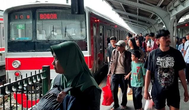 KAI Commuter Rekomendasikan Stasiun Alternatif Menuju Monas Saat HUT ke-80 TNI