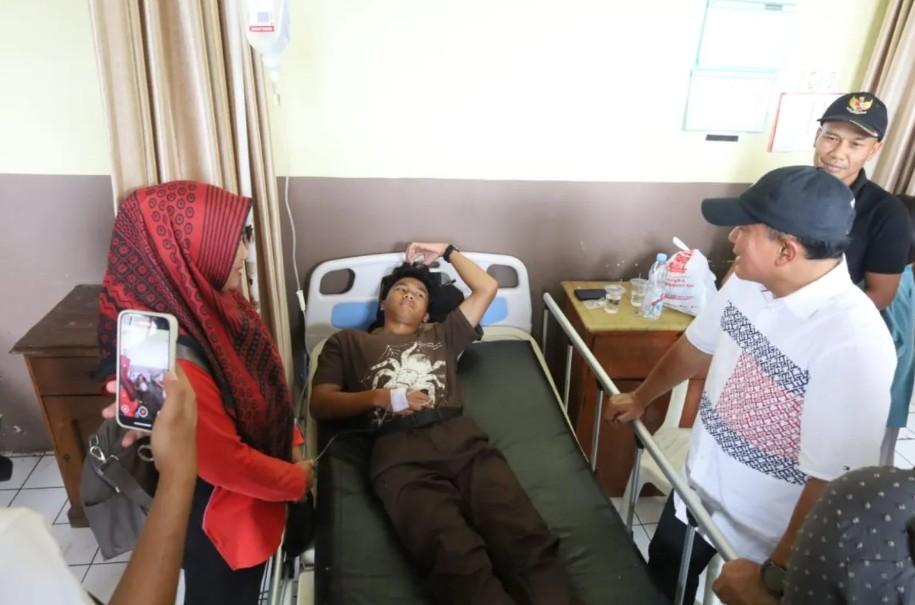Bupati Kuningan Hentikan Sementara Dapur Penyalur Makanan Bergizi Gratis Usai Dugaan Keracunan Siswa