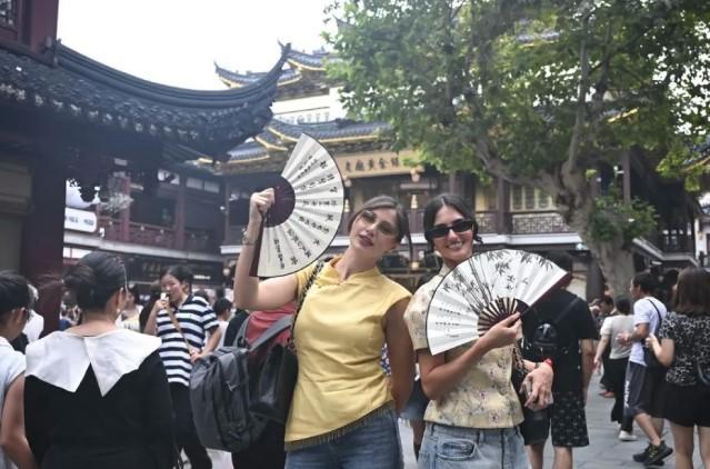 Kunjungan Wisatawan Mancanegara ke Shanghai Meningkat Pesat Berkat Kebijakan Baru Pariwisata