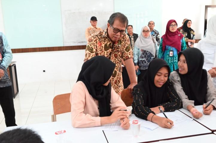 Kunjungi Sekolah Rakyat Banjarbaru, Komisi VIII DPR Apresiasi Fasilitas dan Semangat Belajar Siswa