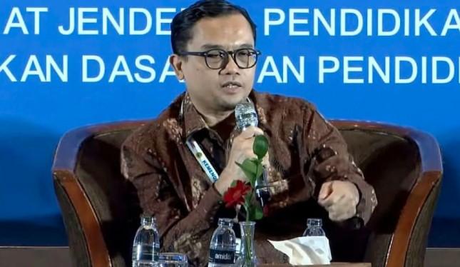 Kemendikdasmen Salurkan Bantuan Meja dan Kursi ke SDN 1 Cibitung Sukabumi, Siswa Tak Lagi Belajar di Lantai