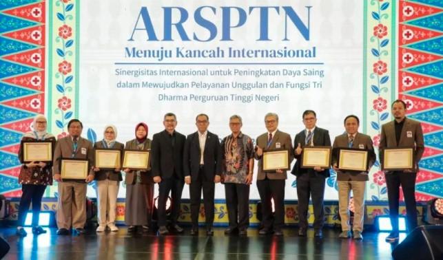 Kemdiktisaintek Dorong Kolaborasi RSPTN, Targetkan Rumah Sakit Pendidikan Berdaya Saing Global dalam 5 Tahun