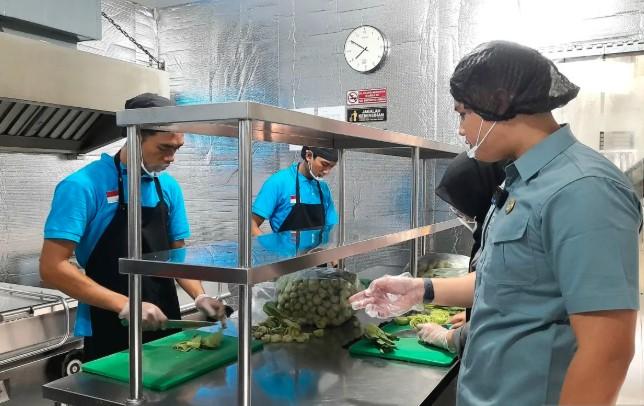 Jaga Keselamatan Kerja, SPPG Cinere Lakukan Cek Kesehatan Rutin Karyawan Bersama Puskesmas