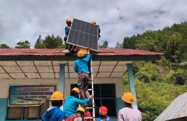 PLN Hadirkan Listrik ke 503 Sekolah di Wilayah 3T, Dorong Digitalisasi Pendidikan Lewat Teknologi SuperSUN