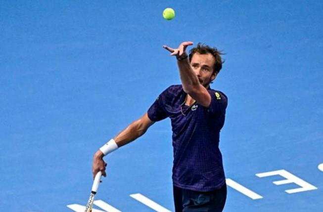 Medvedev, De Minaur, dan Auger-Aliassime Lolos ke Perempat Final ATP Shanghai, Duel Panas Menanti