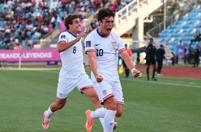 Tumbangkan Italia 3-0, Amerika Serikat Lolos ke Perempat Final Piala Dunia U-20 2025