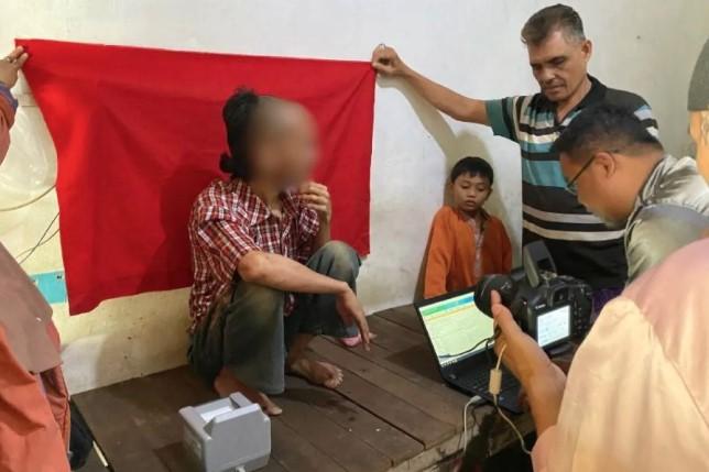 Disdukcapil Batam Rekam e-KTP Warga ODGJ di Tanjung Uma Lewat Program Jemput Bola
