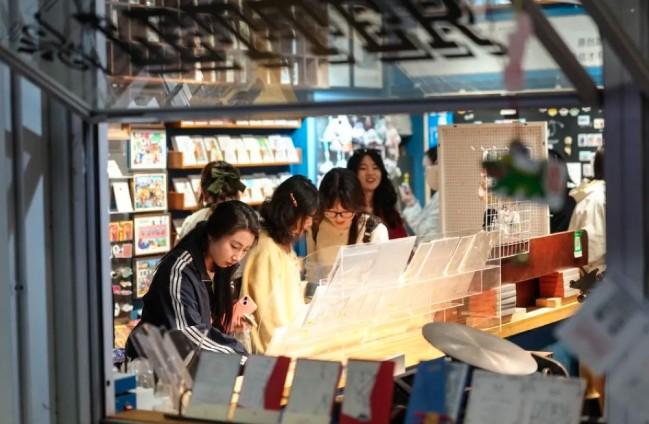 Konsumsi di China Tumbuh Stabil Selama Liburan “Pekan Emas Super”, Penjualan Produk Ramah Lingkungan Naik Tajam