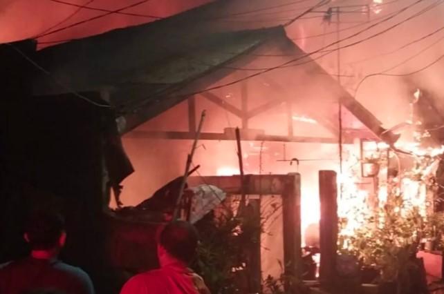 Kebakaran di Tanjung Priok Hanguskan Dua Rumah, Kerugian Capai Rp800 Juta