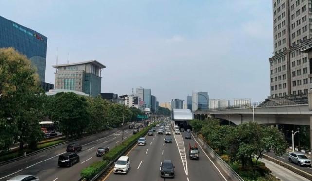 BMKG Prakirakan Hujan Ringan di Sebagian Wilayah Jakarta, Cuaca Ekstrem Mengintai Jawa Barat dan Banten
