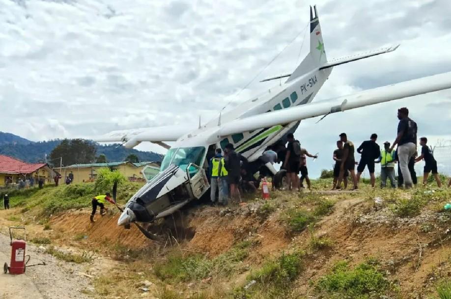 Pesawat Smart Air Tergelincir di Bandara Tiom, Tidak Ada Korban Jiwa