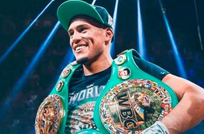 David Benavidez Tegaskan Tak Akan Turun Kelas untuk Hadapi Terence Crawford