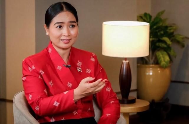 Wamenpar Dorong Pemandu Wisata Kuasai Bahasa Asing untuk Tingkatkan Daya Saing Pariwisata