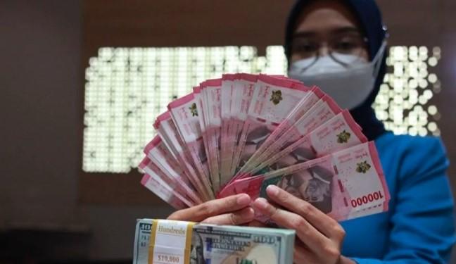 Pelemahan Rupiah Tertekan Eskalasi Perang Dagang AS-China, Analis Sebut Sentimen Pasar Memburuk