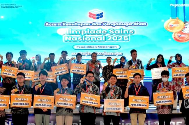DKI Jakarta Raih Juara Umum OSN Dikmen 2025, 267 Murid Sabet Medali Nasional