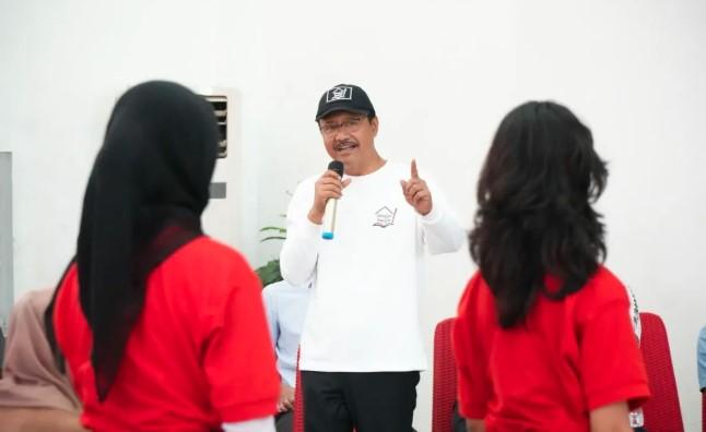Kunjungi SRMA 13 Bekasi, Mensos Gus Ipul Bangga Lihat Perubahan Siswa Sekolah Rakyat
