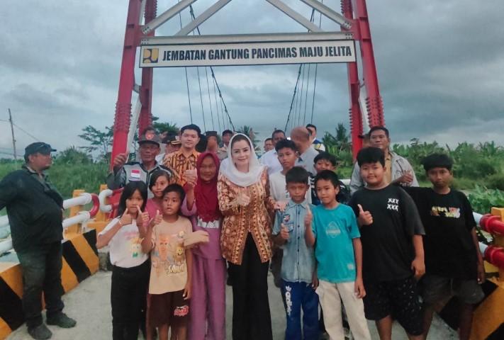 Jembatan Gantung Pancimas Maju Jelita Diresmikan, Akses Warga Ujung Gagak Kembali Terbuka