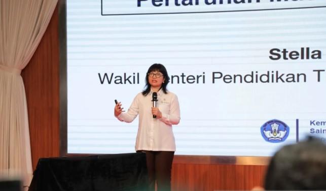 Wamendiktisaintek Tegaskan SDM Unggul Adalah Kunci Menghadapi Tantangan Kecerdasan Buatan