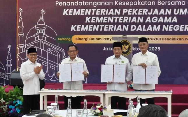 Pemerintah Prioritaskan Keamanan Infrastruktur Pesantren, Menko PM Tegaskan Komitmen Nasional