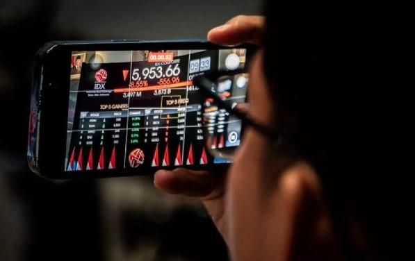 IHSG Dibuka Menguat 46,36 Poin ke Level 8.273, Didukung Kenaikan LQ45